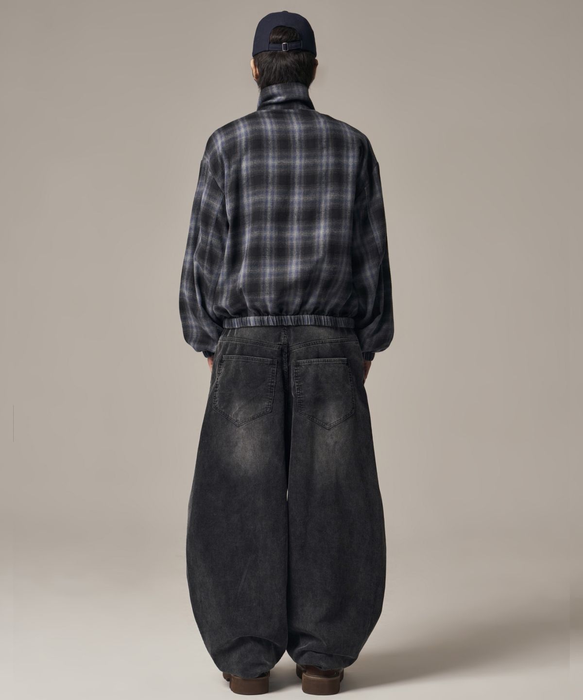 아이돈워너셀(IDWS) Viego Corduroy Balloon Pants Black