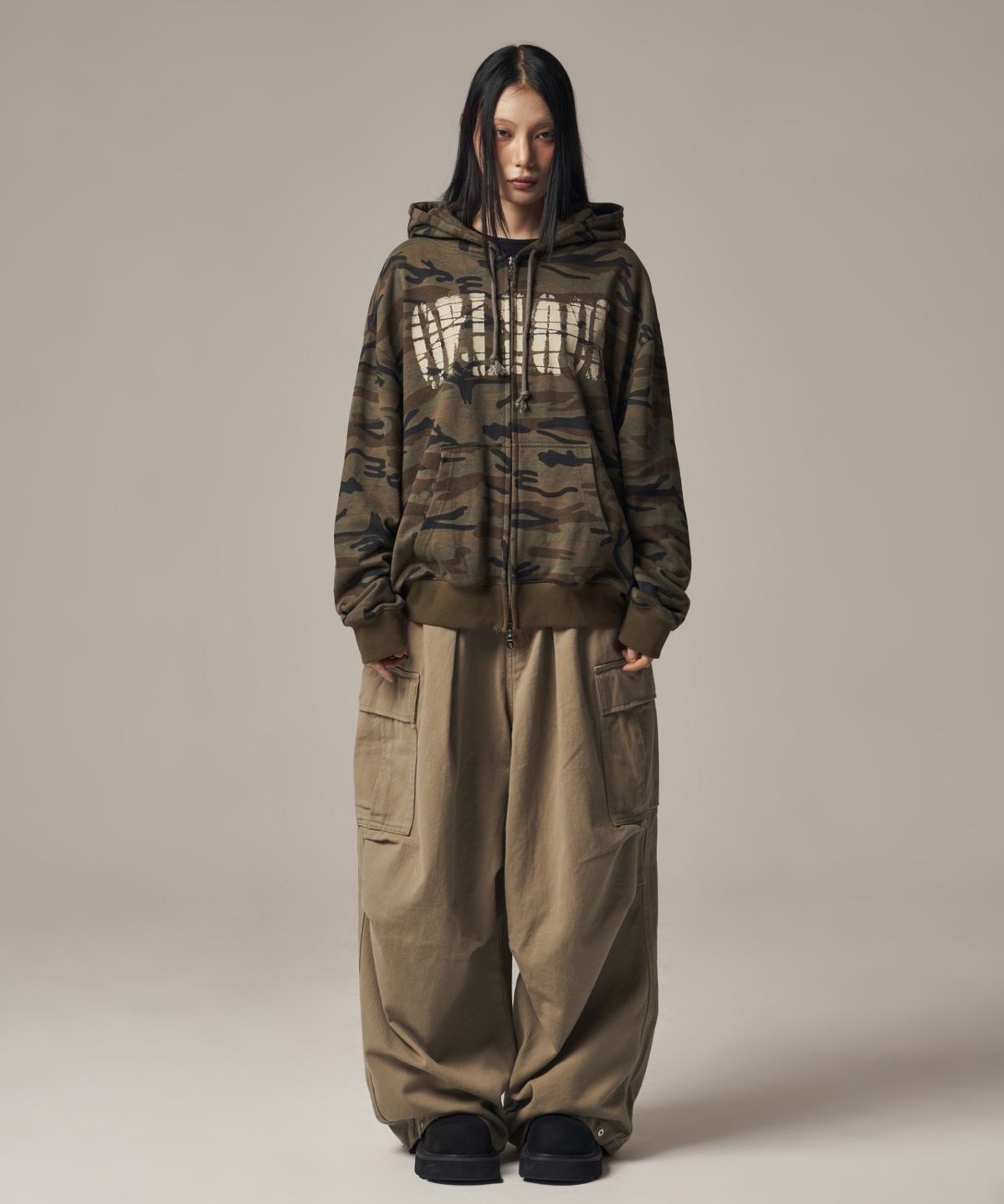 아이돈워너셀(IDWS) Titan Cargo Balloon Pants Beige