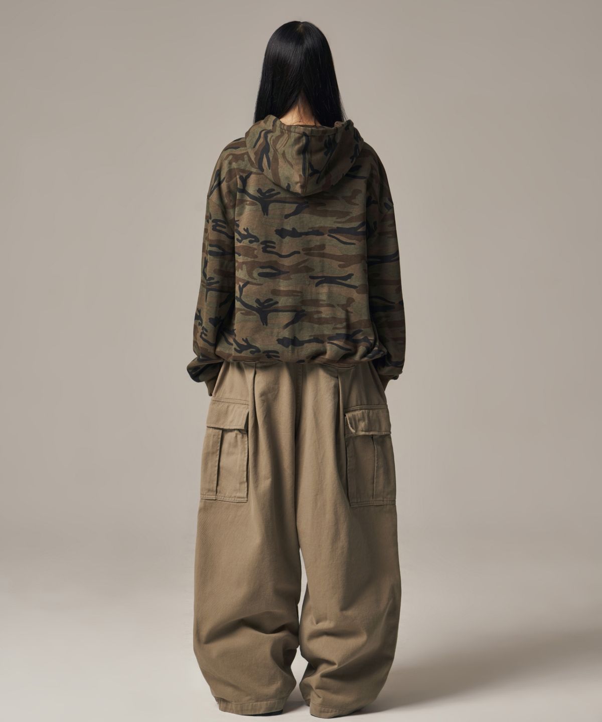 아이돈워너셀(IDWS) Titan Cargo Balloon Pants Beige