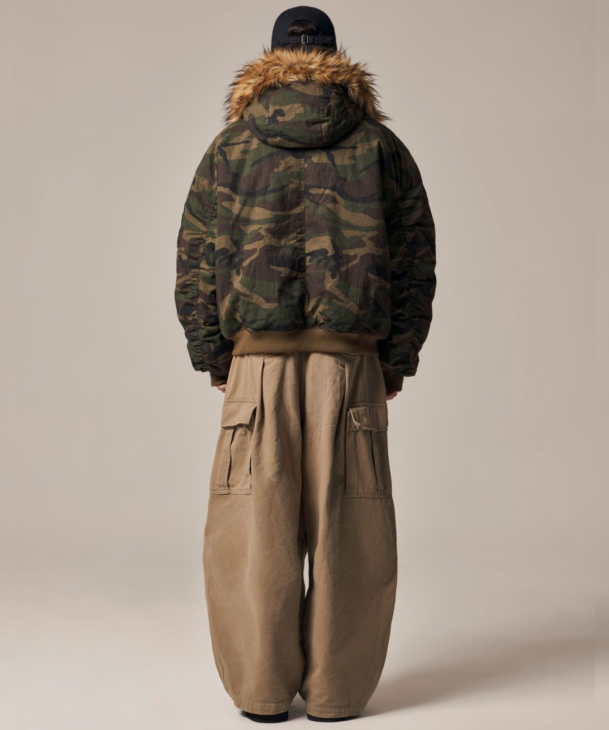 아이돈워너셀(IDWS) Titan Cargo Balloon Pants Beige