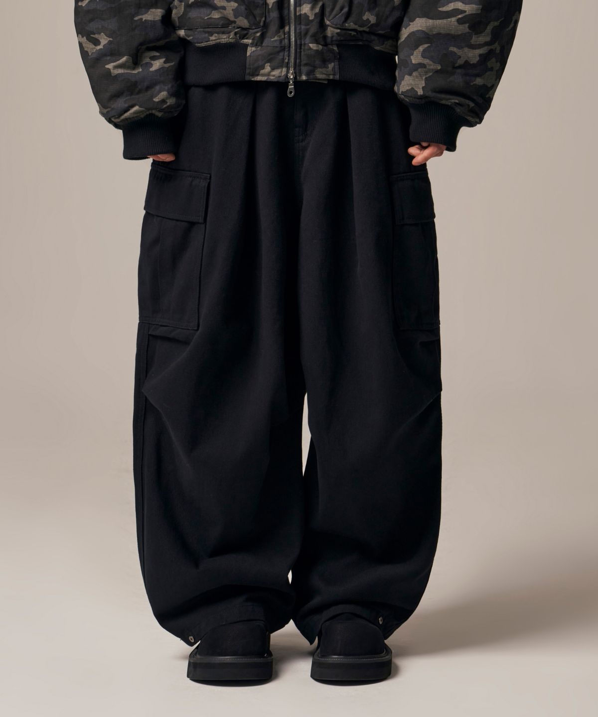 아이돈워너셀(IDWS) Titan Cargo Balloon Pants Black