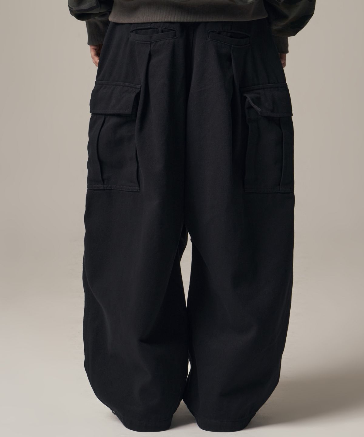 아이돈워너셀(IDWS) Titan Cargo Balloon Pants Black