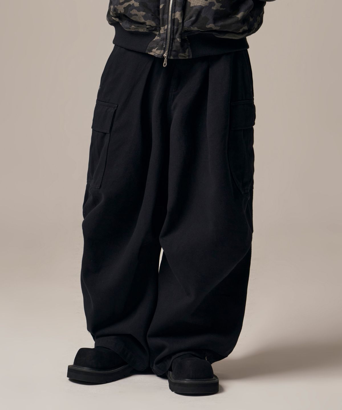 아이돈워너셀(IDWS) Titan Cargo Balloon Pants Black