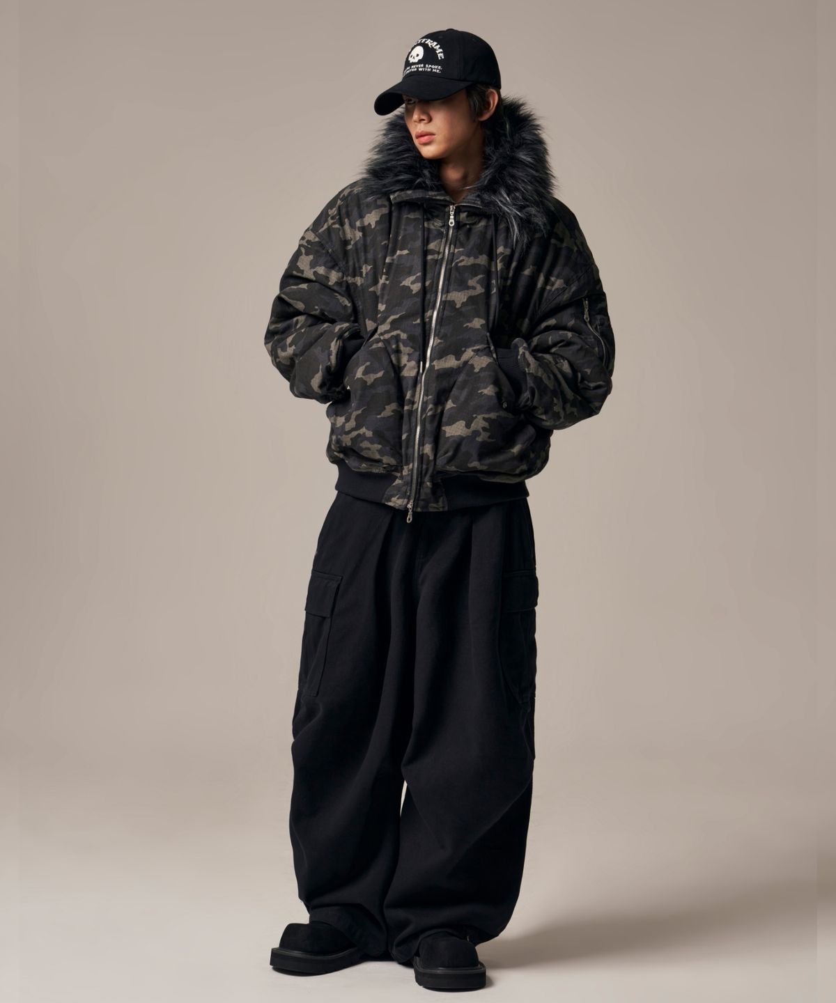 아이돈워너셀(IDWS) Titan Cargo Balloon Pants Black