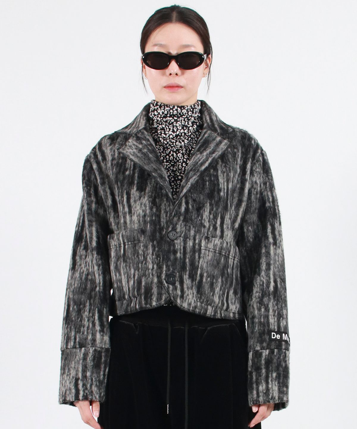 드마크(DEMARC) TAILORED MEDIUM CROP JACKET (OMBRE WOOL) -  Black