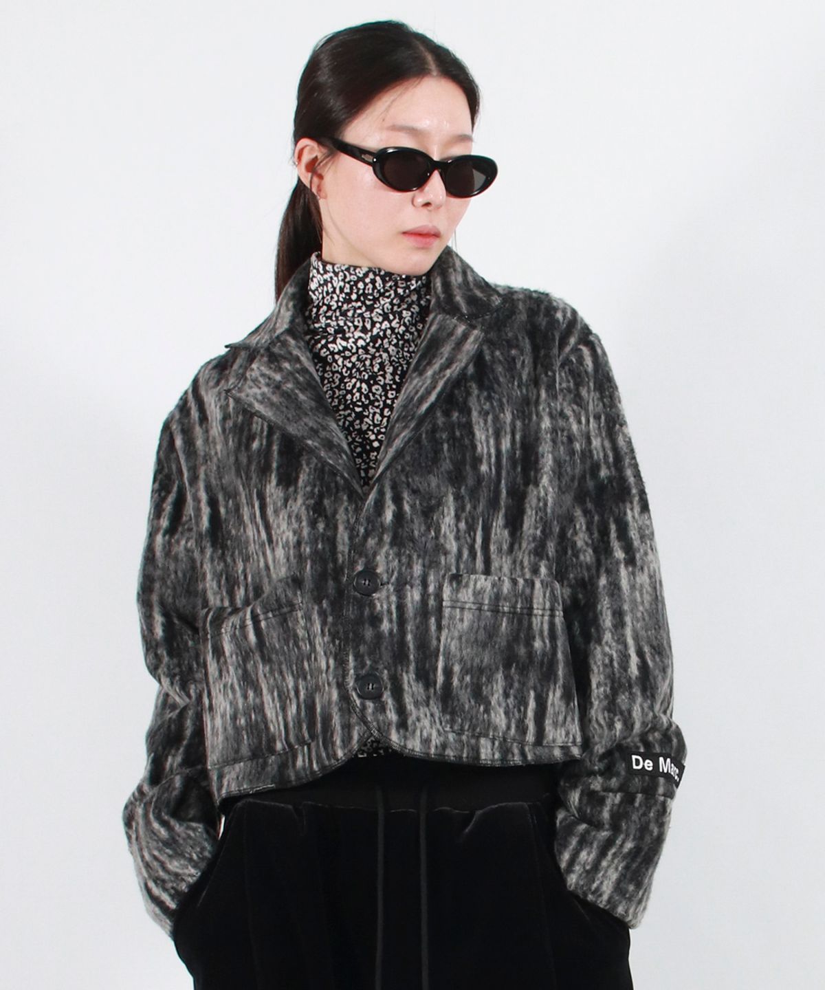 드마크(DEMARC) TAILORED MEDIUM CROP JACKET (OMBRE WOOL) -  Black