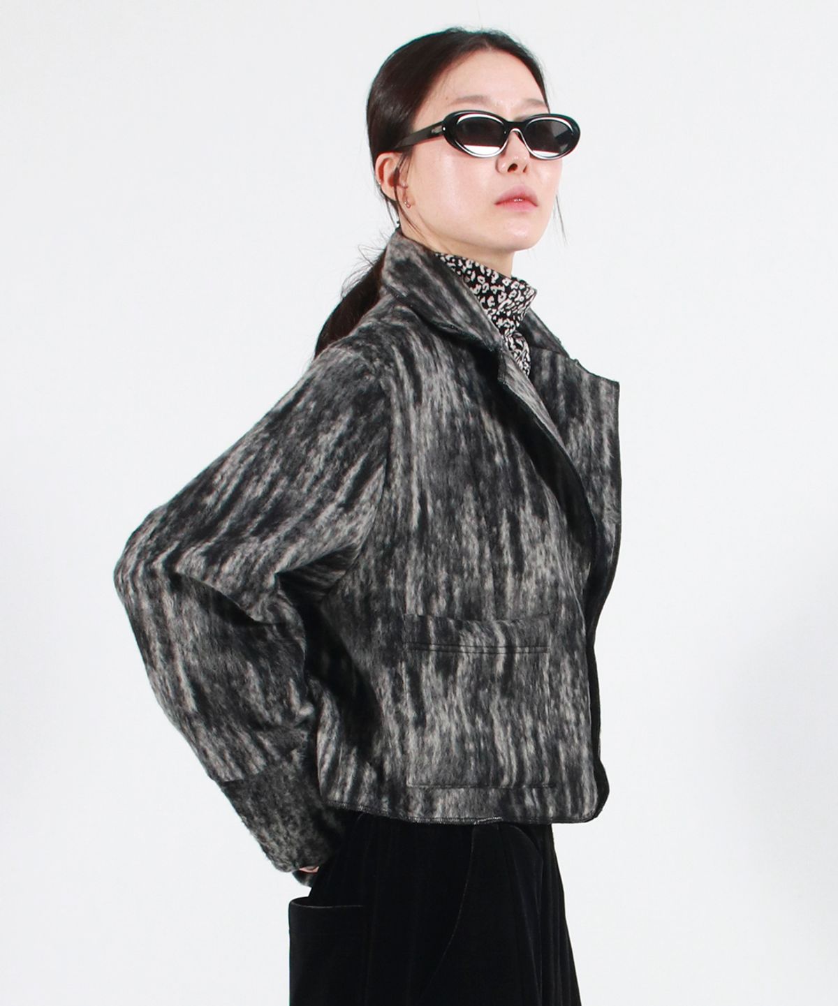 드마크(DEMARC) TAILORED MEDIUM CROP JACKET (OMBRE WOOL) -  Black
