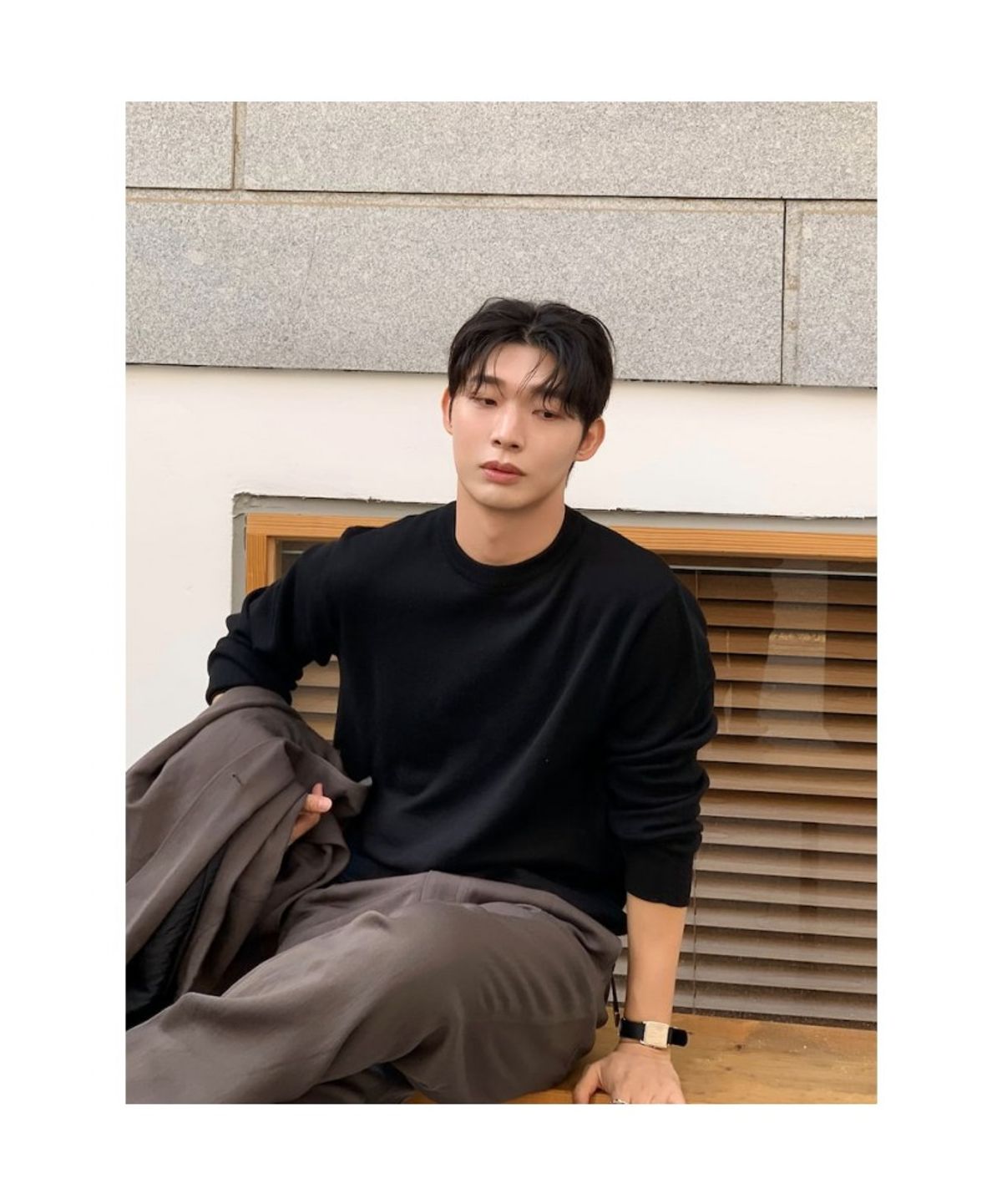 시프트지(SHIFT.G) Basic Crewneck Sweater  Black