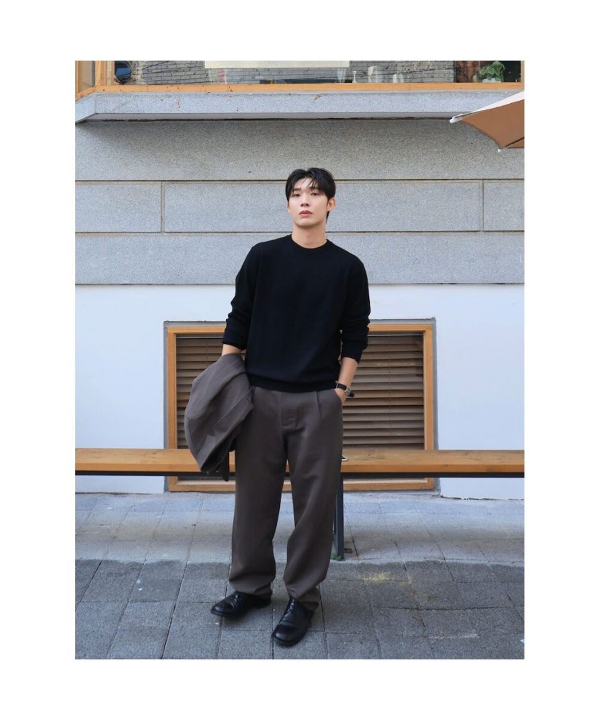 시프트지(SHIFT.G) Basic Crewneck Sweater  Black