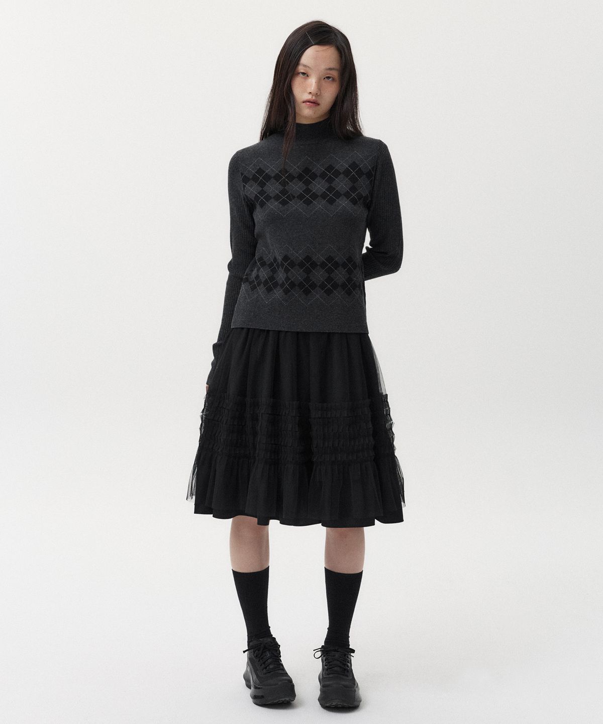 오헤시오(OHESHIO) ARGYLE HALF NECK RIBBED KNIT, CHARCOAL