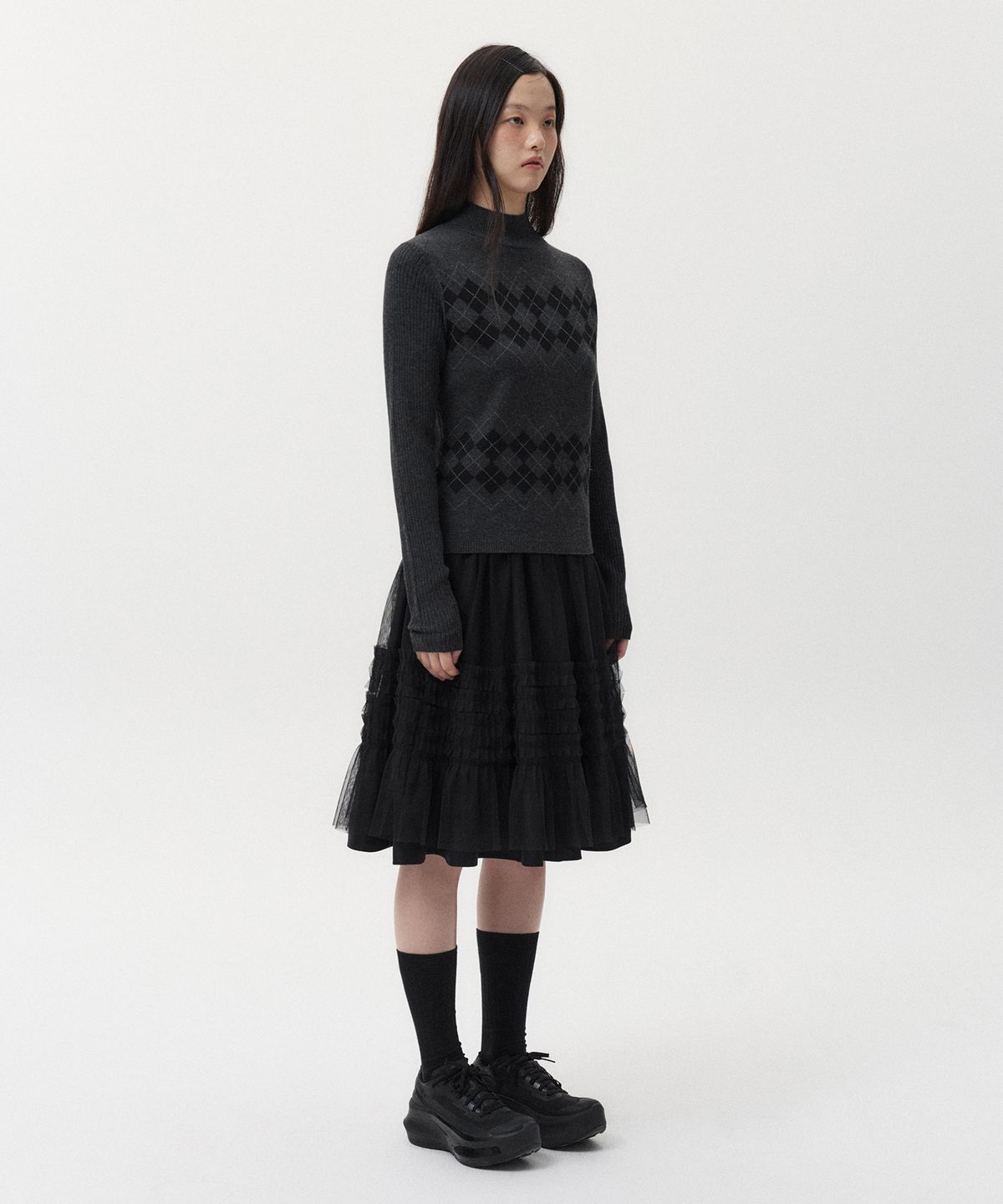 오헤시오(OHESHIO) ARGYLE HALF NECK RIBBED KNIT, CHARCOAL