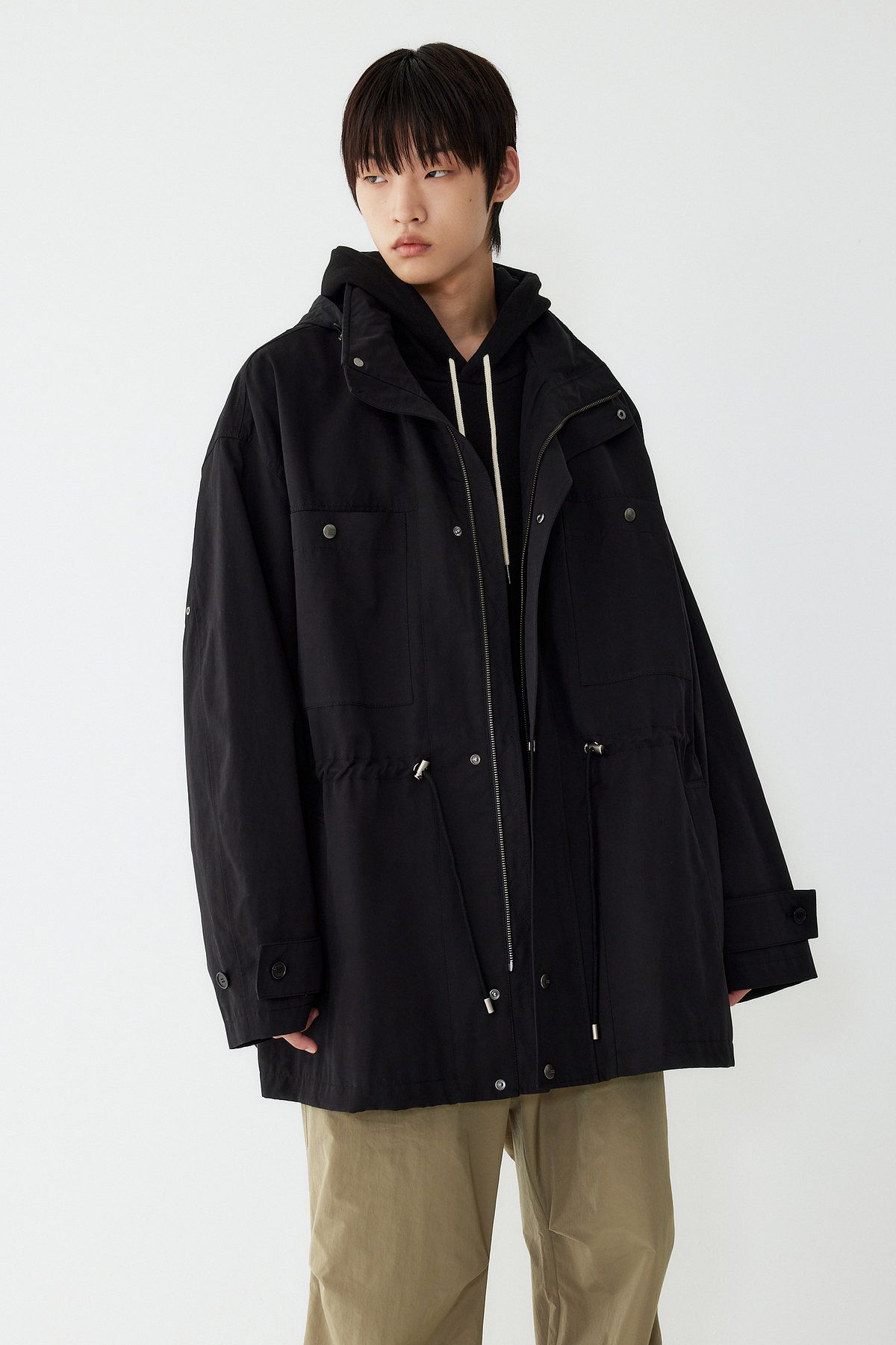 스튜디오 톰보이(STUDIO TOMBOY) [MEN] 후드 리트렉터블 필드 점퍼_블랙 9155313A01