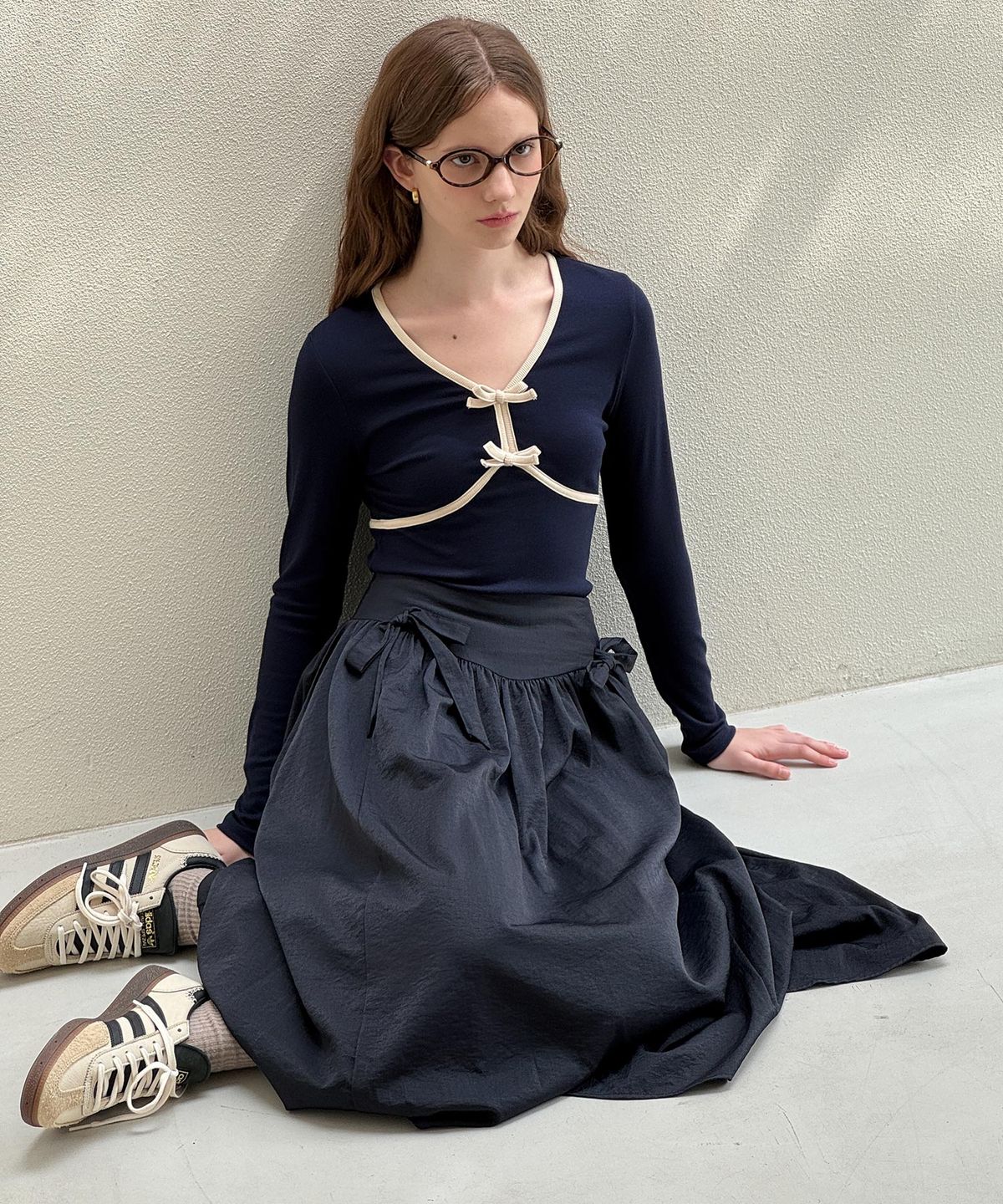 로트르드민(LAUTREDE MIN) Shirring Ribbon Navy skirt