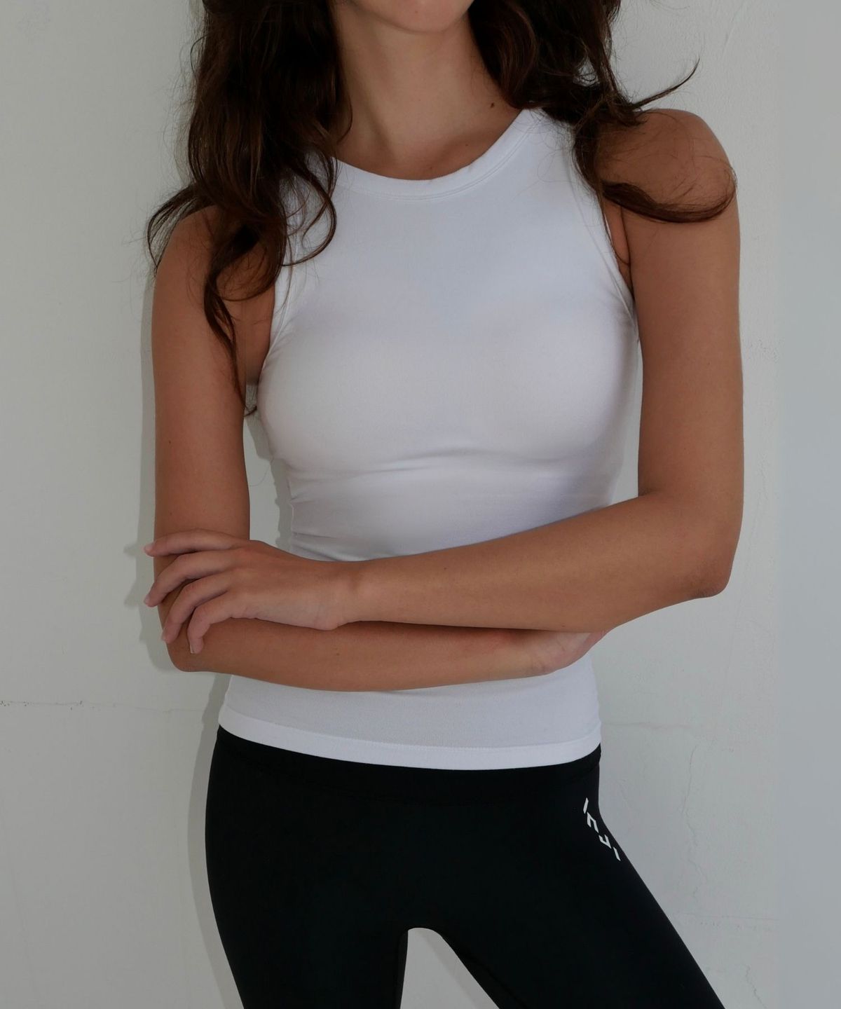 인지액티브(INJIACTIVE) Butter High Neck Tank 화이트