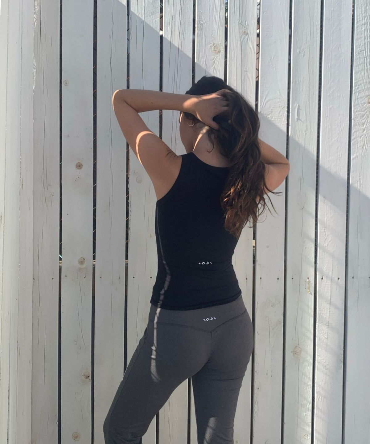 인지액티브(INJIACTIVE) Butter High Neck Tank 블랙