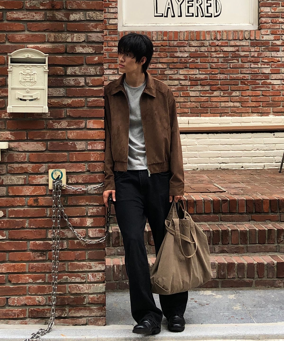데이(THEY) 크롭 스웨이드 카라 자켓_BROWN
