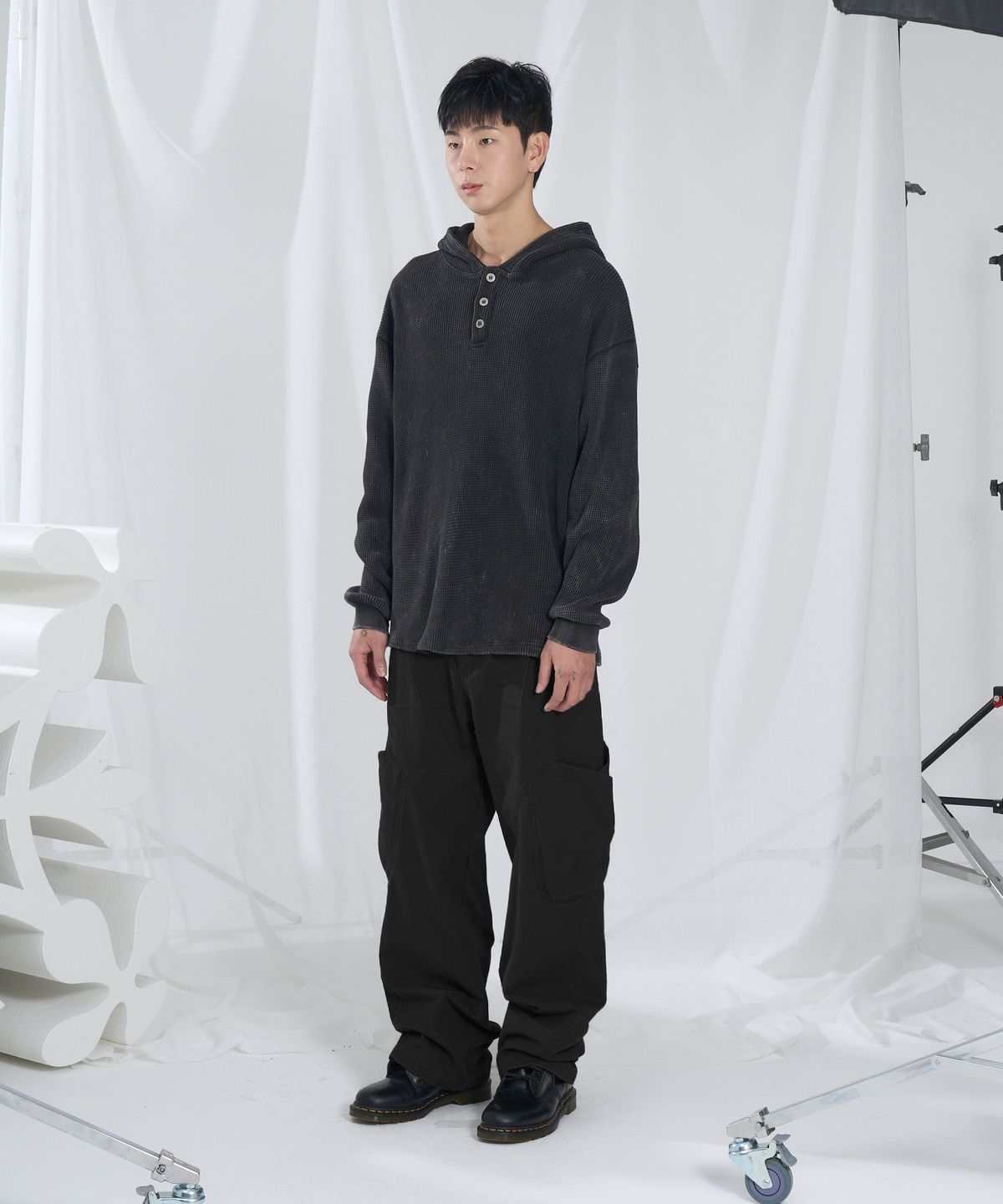 슬로우애시드(SLOWACID) 와플 헨리 넥 후드 롱슬리브 [블랙]