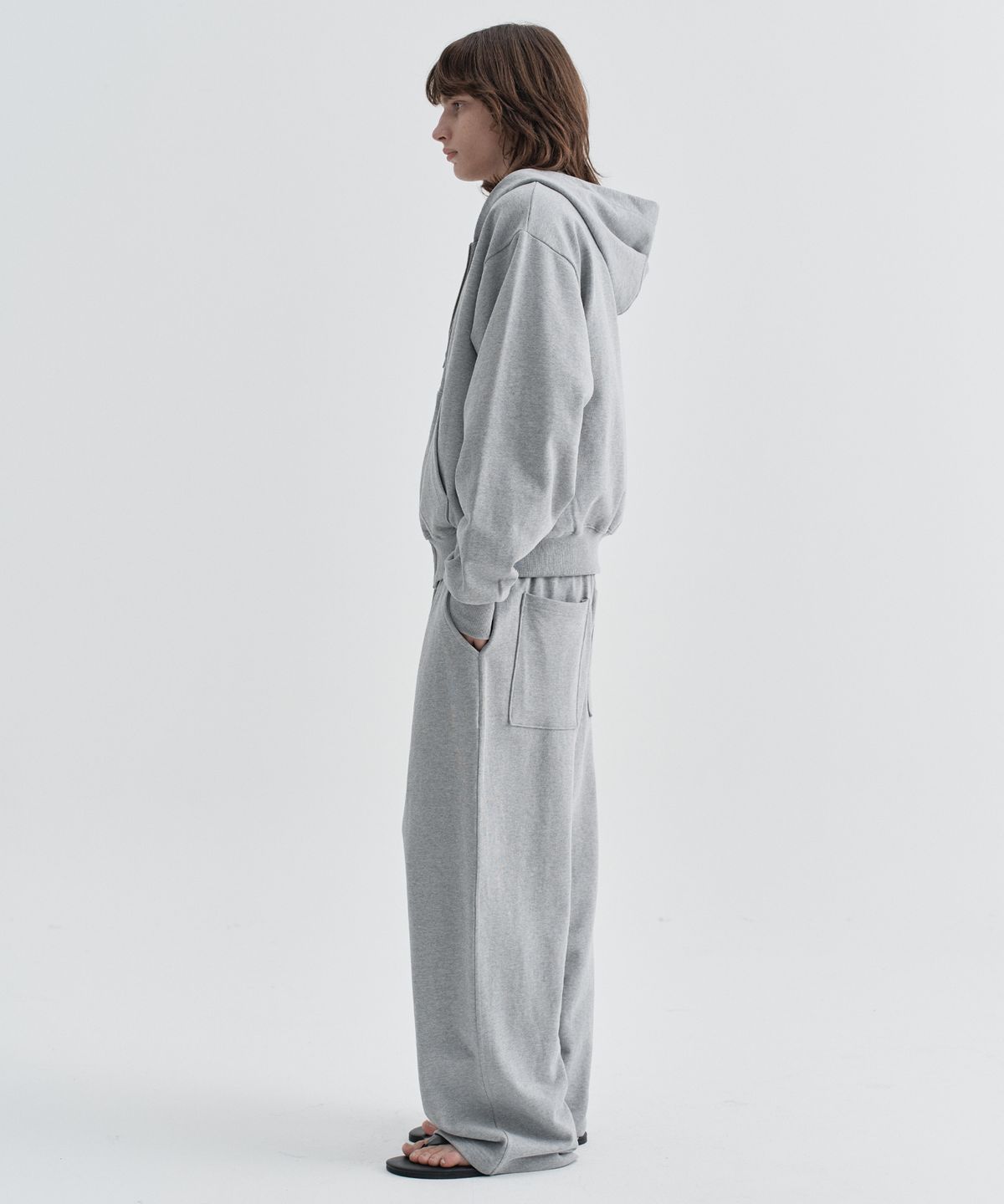 이지오(EZIO) Riv Semi-Over Fit Hood Zip-up_Melange Grey