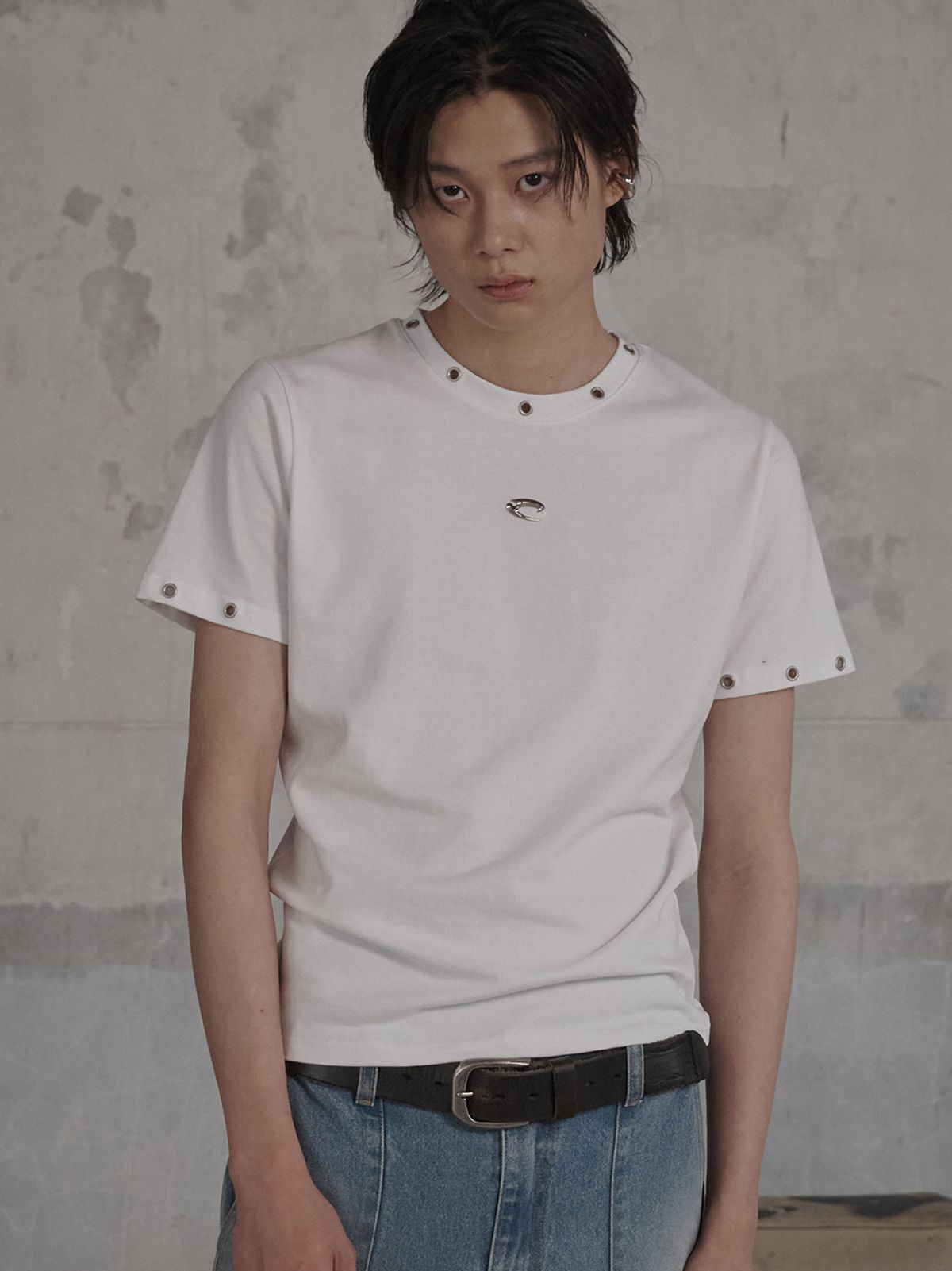 르렌느(LERENNE) Eyelet Slim Fit T-Shirt - White