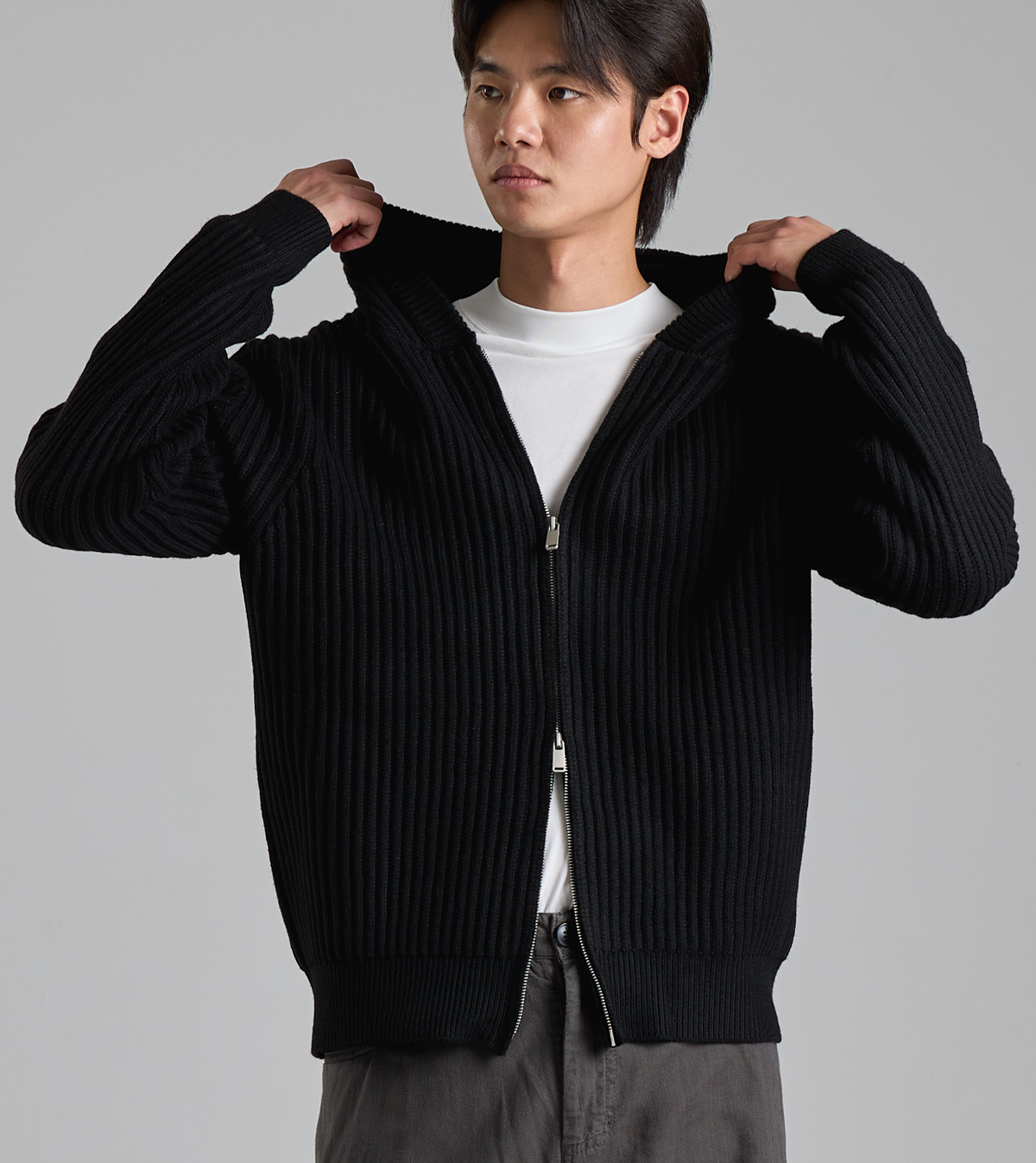 버튼서울(BUTTON SEOUL) 미니멀 후드 집업 니트 가디건 (블랙)