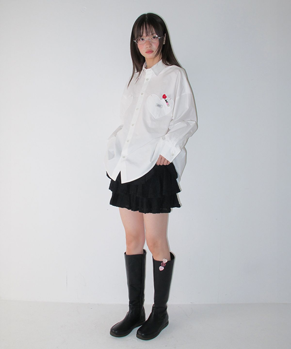 론론(RONRON) DOUBLE HEART POCKET OVER FIT SHIRT WHITE
