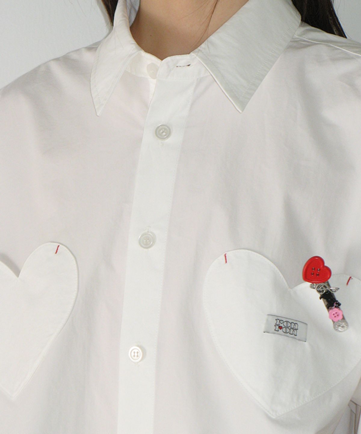 론론(RONRON) DOUBLE HEART POCKET OVER FIT SHIRT WHITE