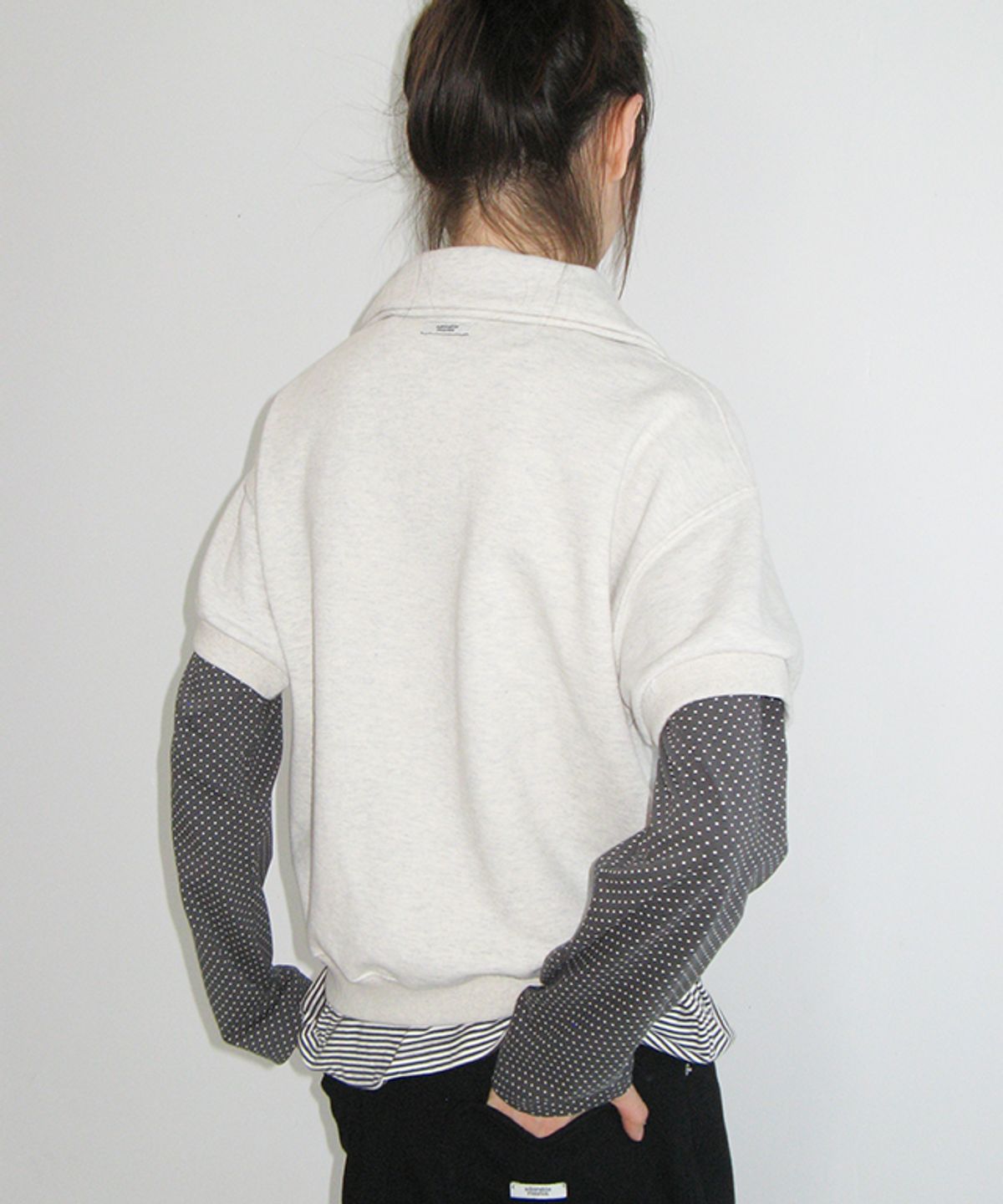 론론(RONRON) BUTTONED COLLAR HALF T SHIRT OATMEAL