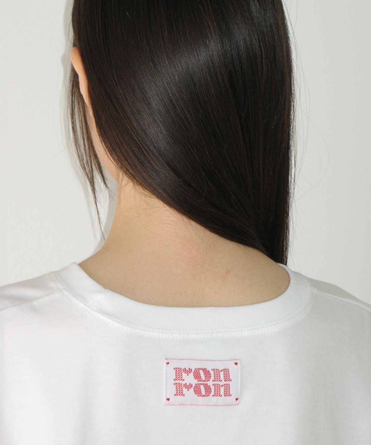 론론(RONRON) MINI POCKET MILKY WAY OVER FIT LONG SLEEVE WHITE