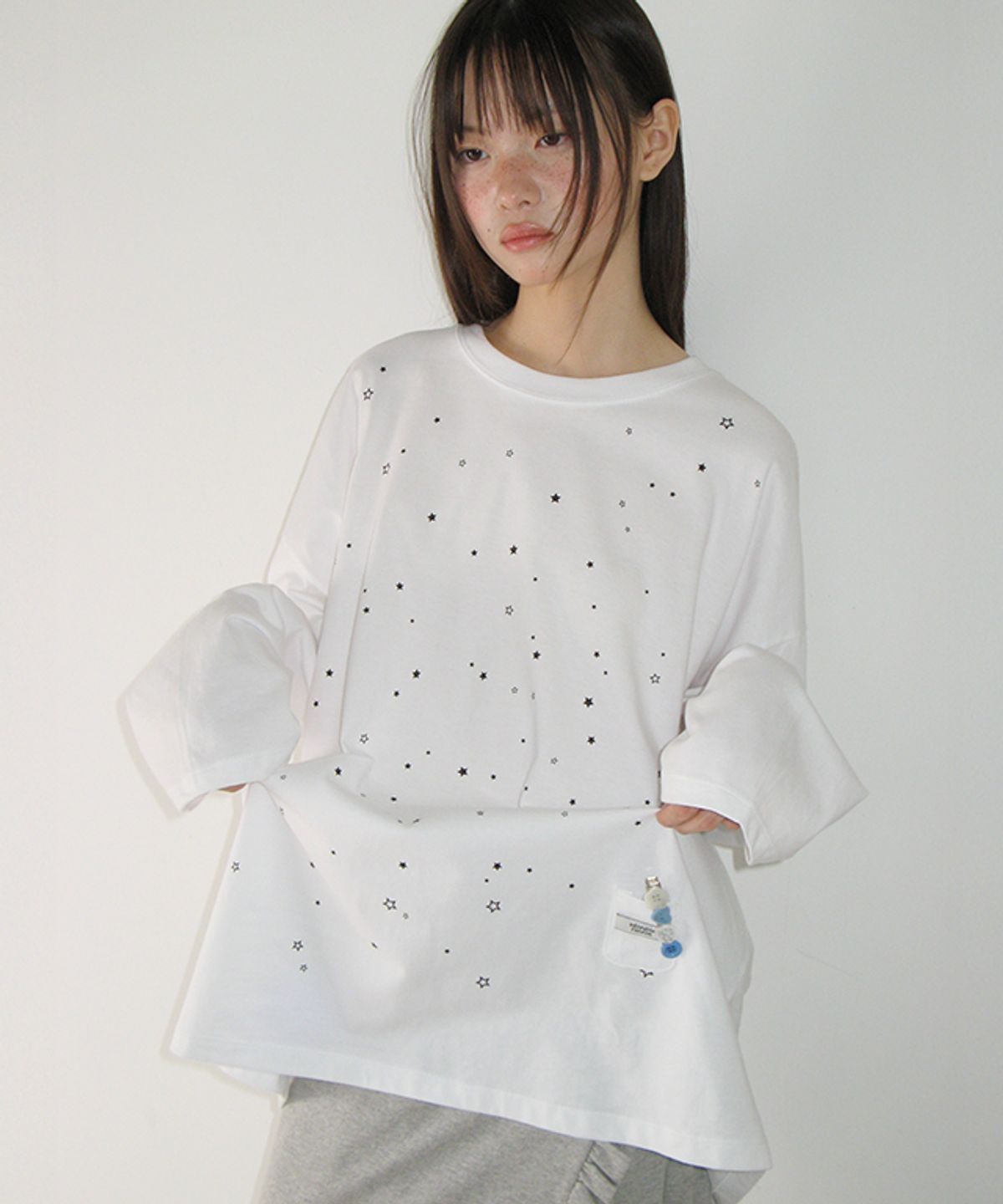 론론(RONRON) MINI POCKET MILKY WAY OVER FIT LONG SLEEVE WHITE