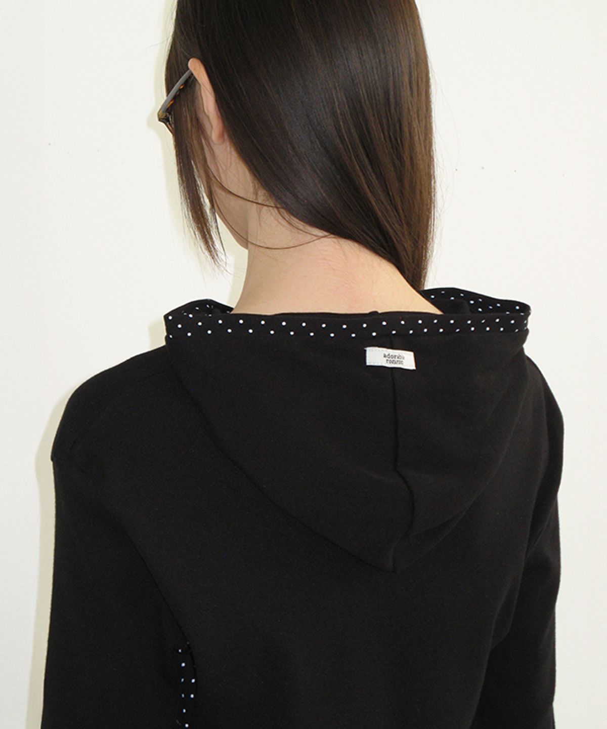 론론(RONRON) DOT PANEL SLIM HOODIE LONG SLEEVE BLACK