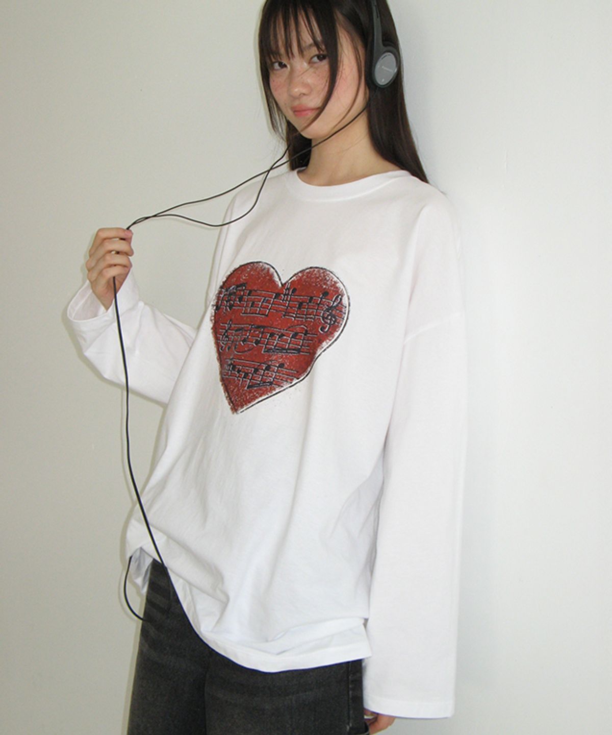 론론(RONRON) VINTAGE HEART MUSIC OVER FIT LONG SLEEVE WHITE