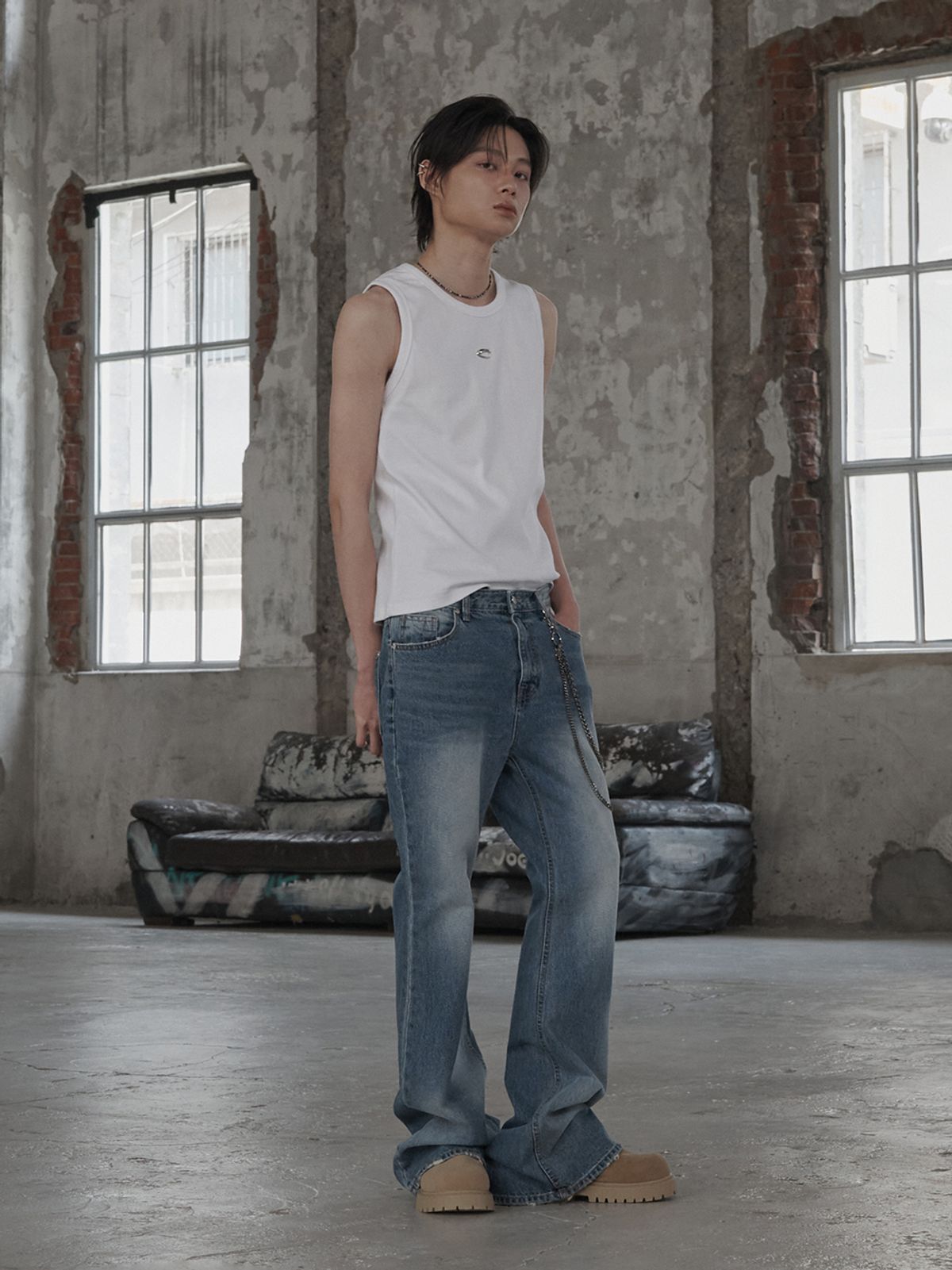 르렌느(LERENNE) Metal Logo Sleeveless - White