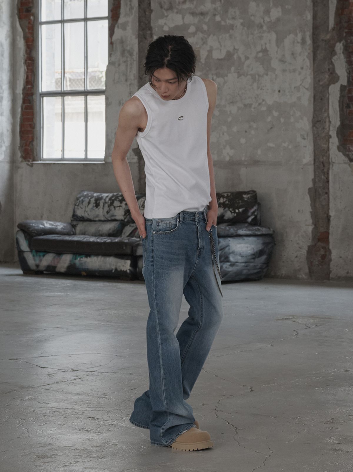 르렌느(LERENNE) Metal Logo Sleeveless - White