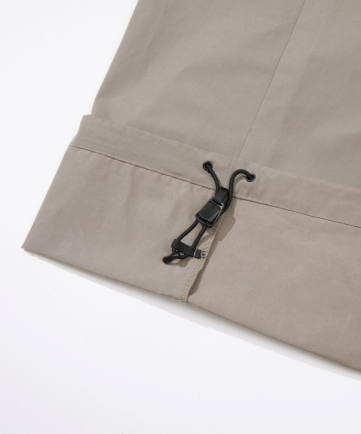 칼라파타르(KALAPATTHAR) BELTED SIGNATURE WIDE CARGO PANTS - BEIGE
