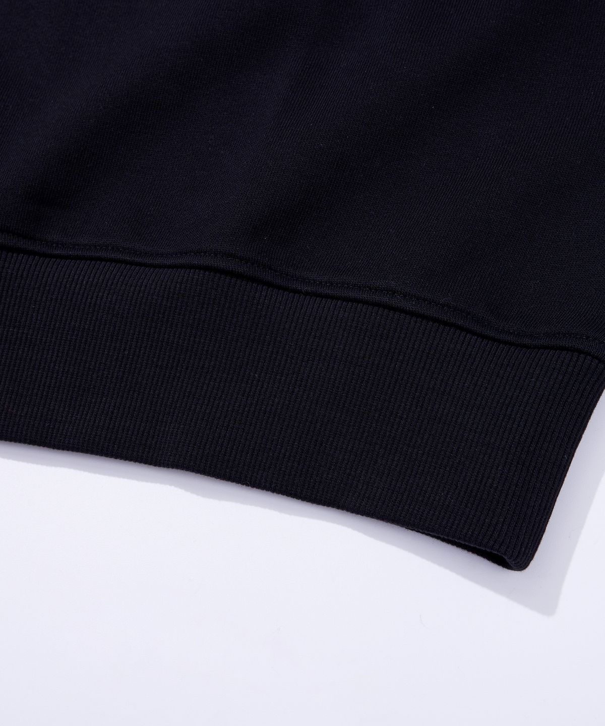 칼라파타르(KALAPATTHAR) BACK ZIPPER SWEATSHIRT - BLACK