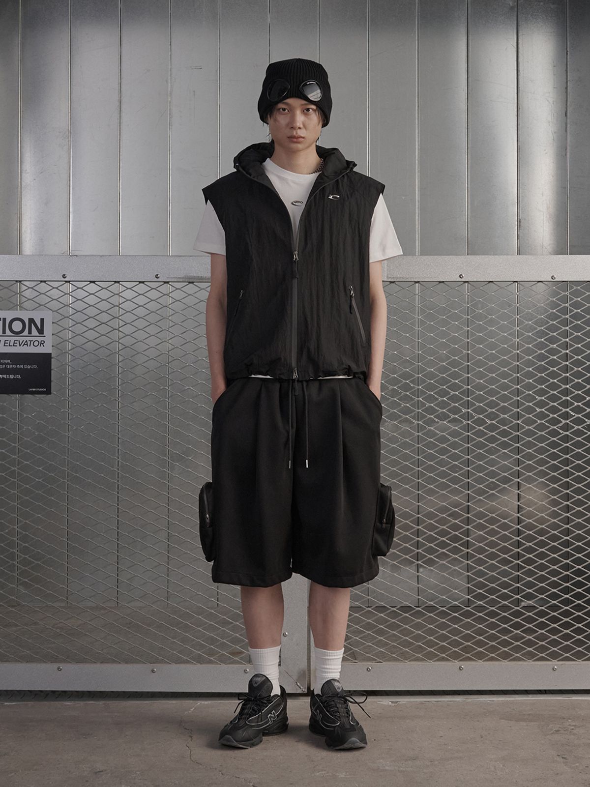 르렌느(LERENNE) Solid Pocket Cargo Bermuda Pants - Black