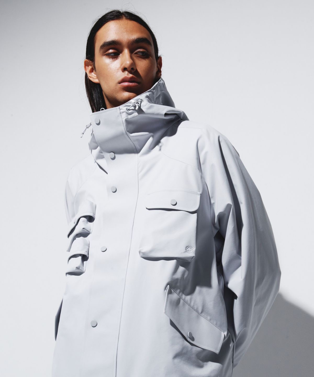 칼라파타르(KALAPATTHAR) OUTPOCKET RAGLAN LONG WINDBREAKER - LIGHT GRAY