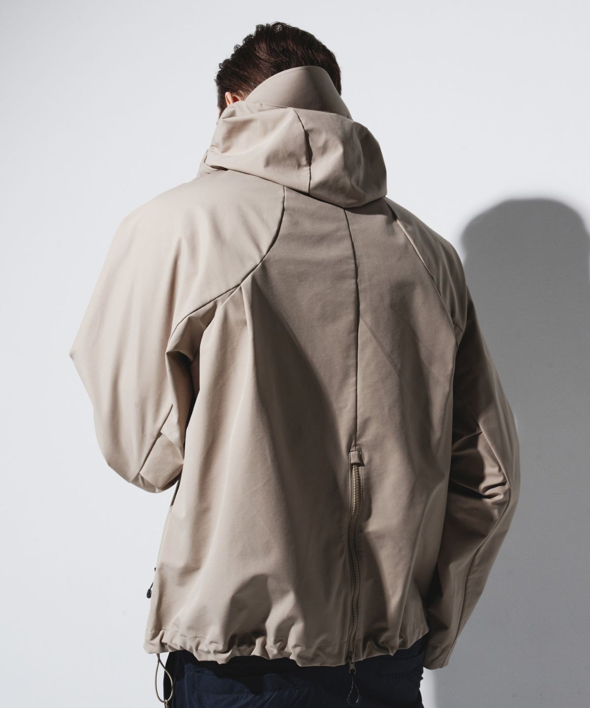 칼라파타르(KALAPATTHAR) OUTPOCKET RAGLAN SHORTS WINDBREAKER - BEIGE
