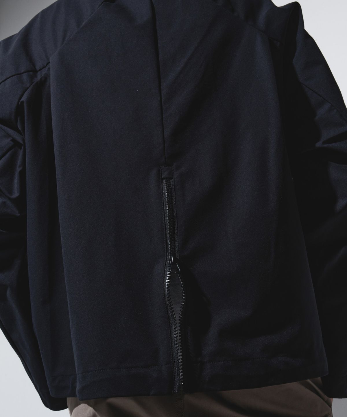 칼라파타르(KALAPATTHAR) OUTPOCKET RAGLAN SHORTS WINDBREAKER - BLACK
