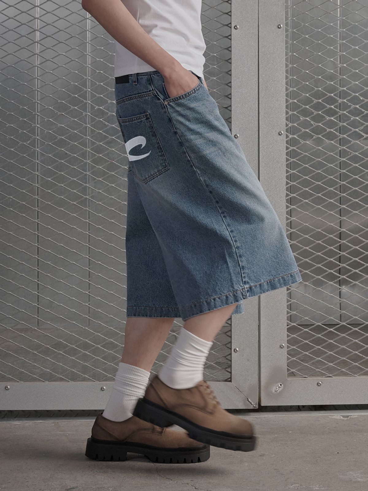 르렌느(LERENNE) Denim Bermuda Pants - Light Blue