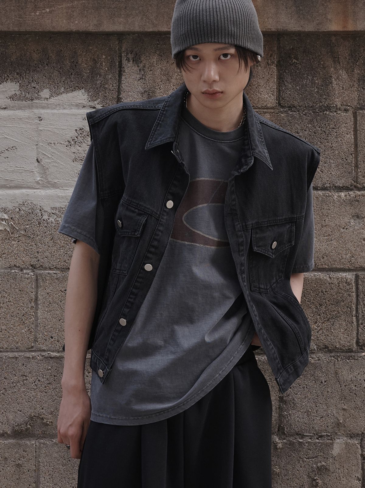 르렌느(LERENNE) Cropped Denim Vest Jacket - Black