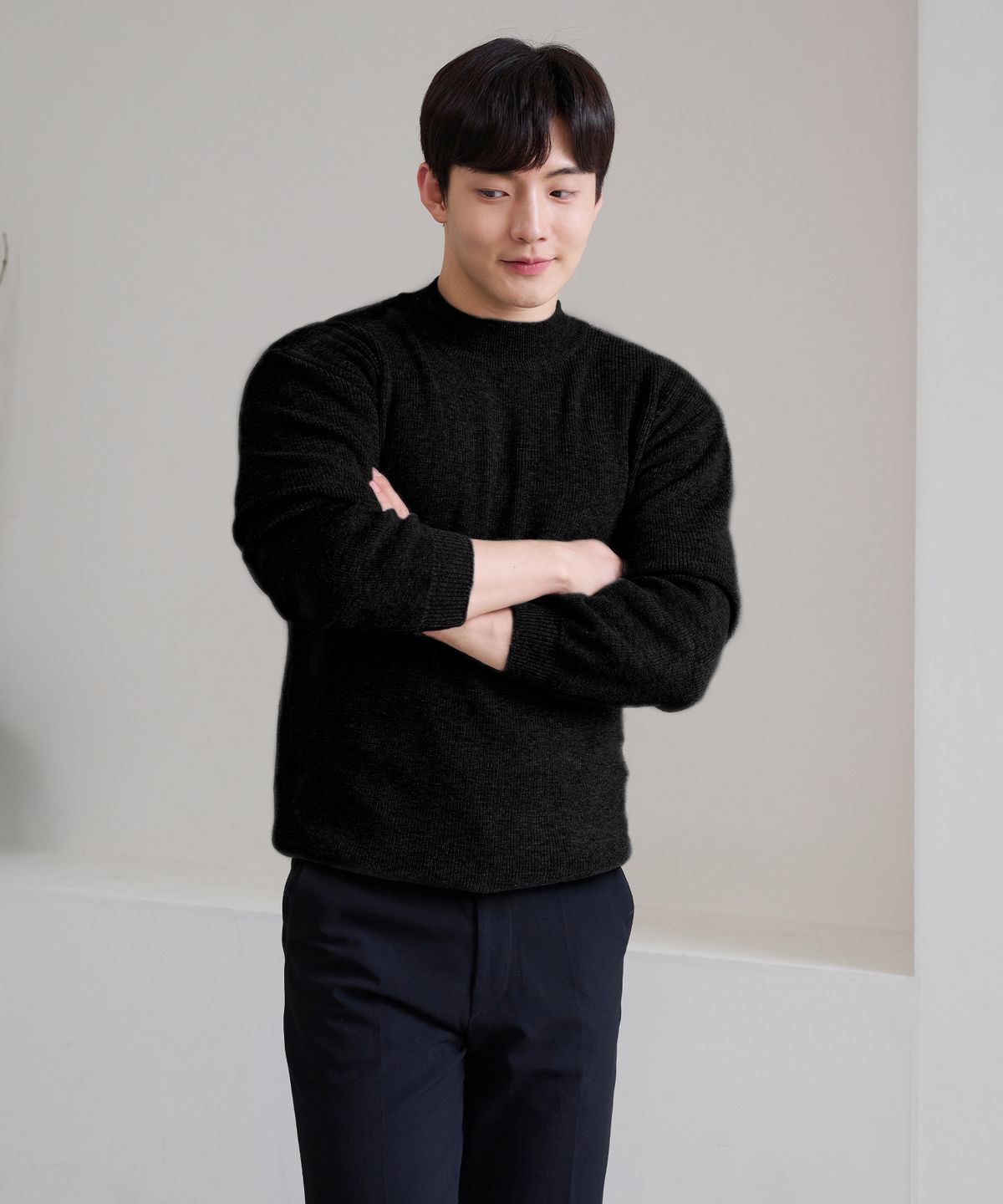핵쿨남(HECKCOOLNAM) 어깨넓어보이는 머슬핏 남자 반폴라 니트