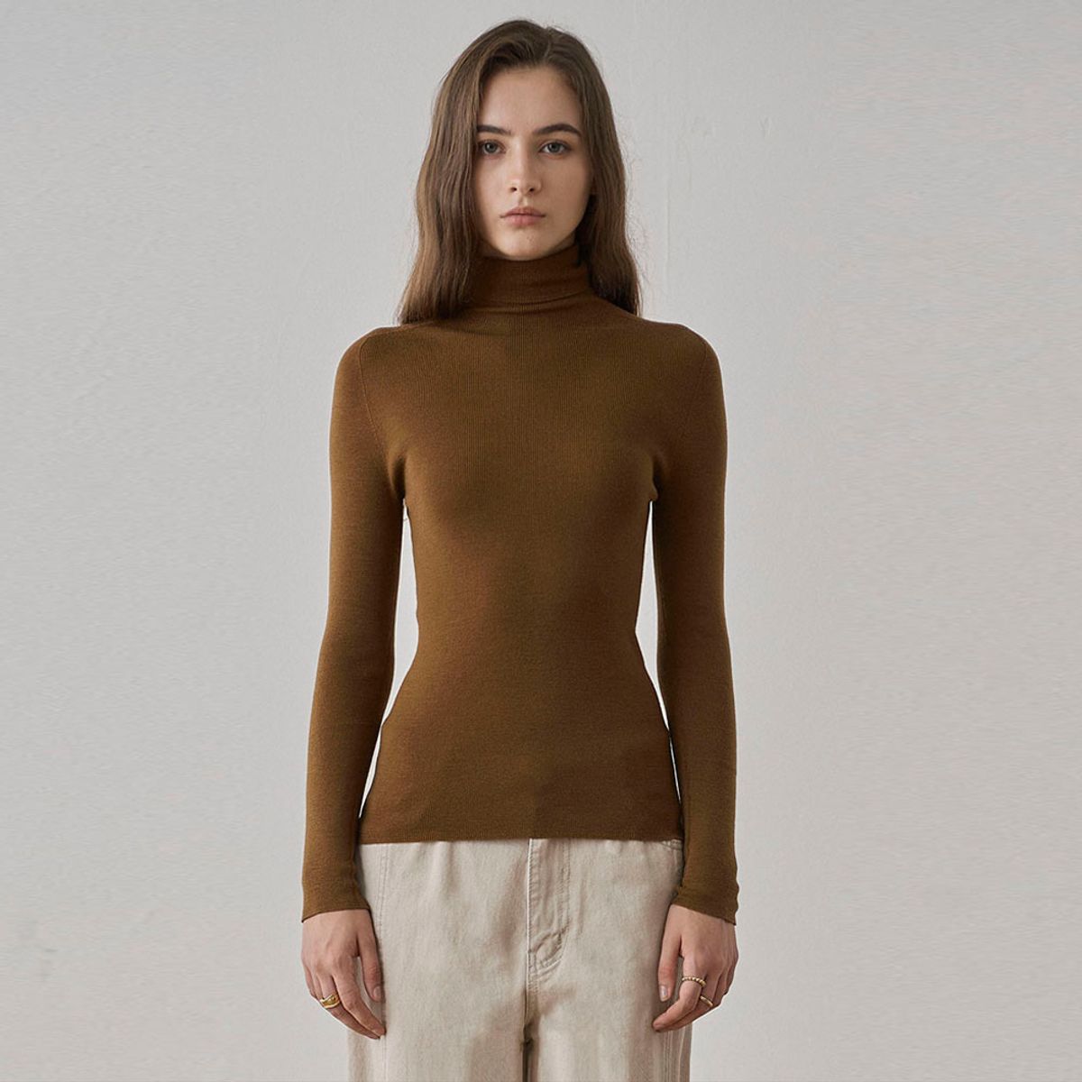 씨커슨(CKUSUN) BIELLA WOOL BLEND HIGH NECK KNIT TOP - CAMEL