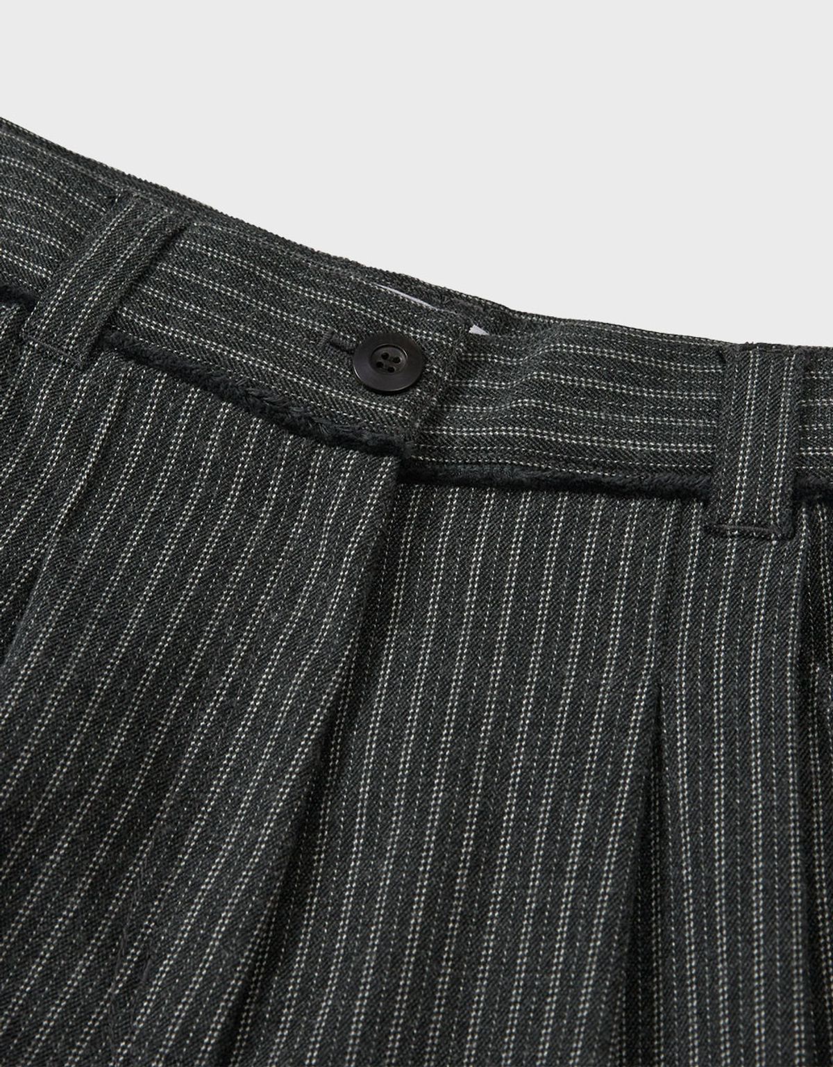 엠엠더블유(MMW) [MMW] TWO TUCK STRIPE PANTS (GREY)