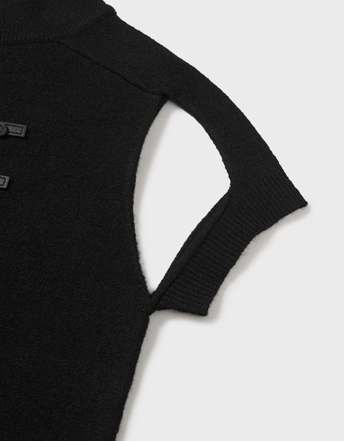 엠엠더블유(MMW) [MMW] CUT-OUT BELTED HF KNIT (BLACK)