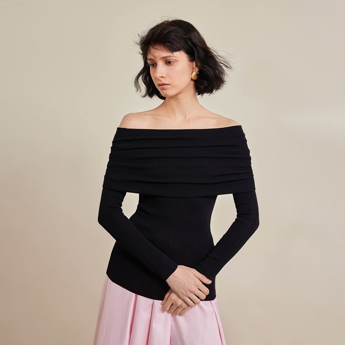 와이와이아이엠(YYIAM) YY_Line neck off-shoulder top_4color