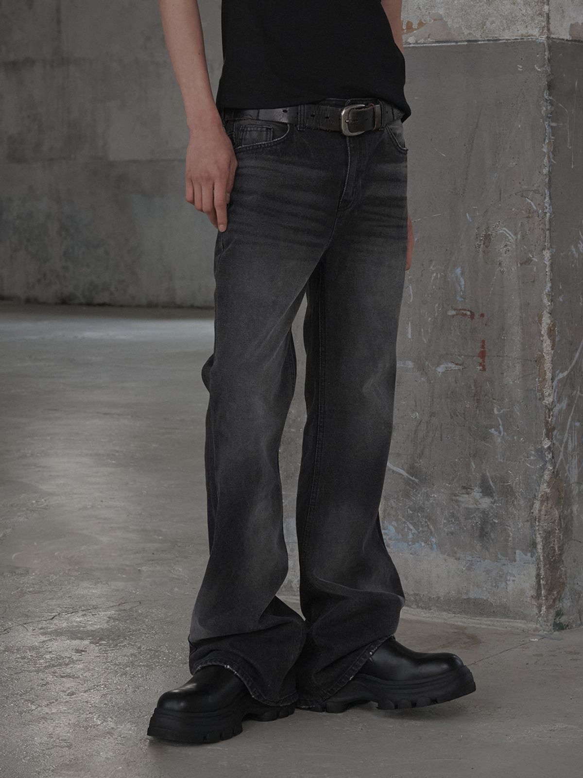 르렌느(LERENNE) Flare Denim Pants - Black