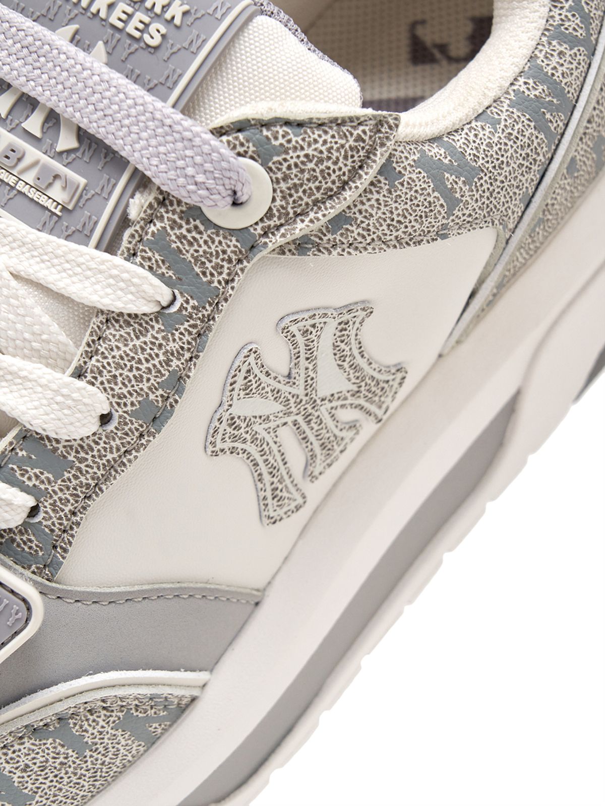 엠엘비(MLB) 청키라이너 포켓 모노그램 NY (Grey)