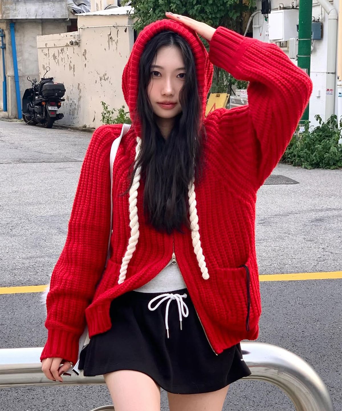 유희(YOUHEE) ROPE HOOD ZIP-UP KNIT RED
