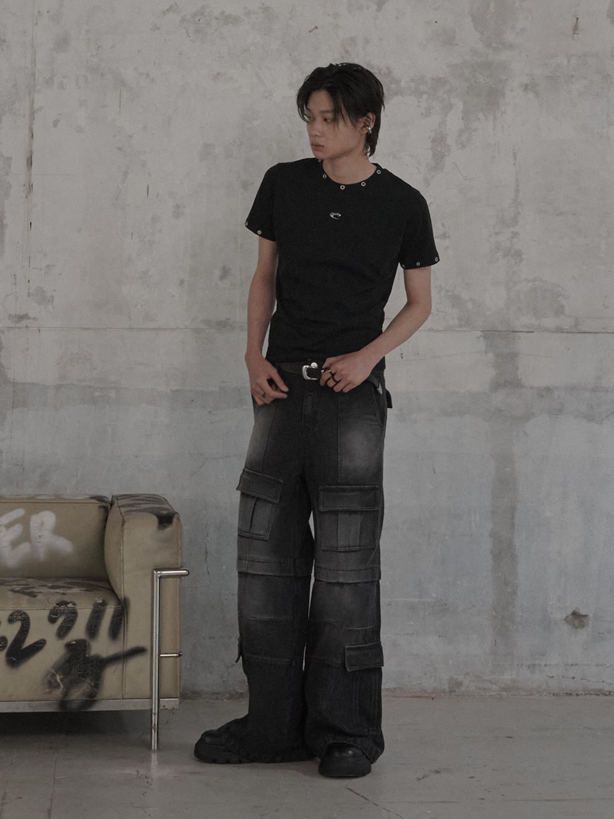 르렌느(LERENNE) Multi Pocket Cargo Flare Denim Pants - Black